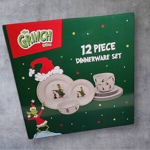 The Grinch Holiday Dr. Seuss 12 Piece Dinnerware Set New